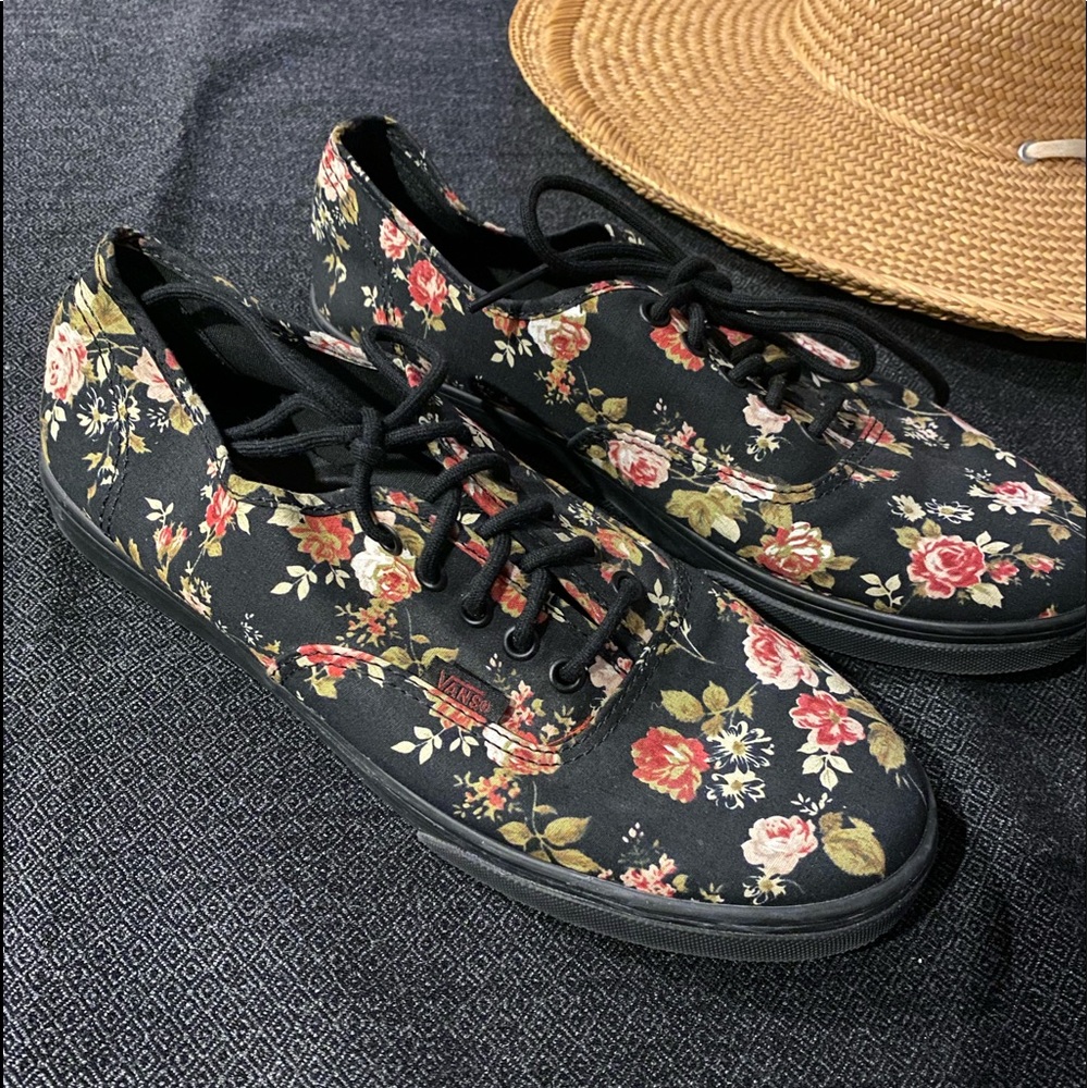 Floral Vans woman’s 9